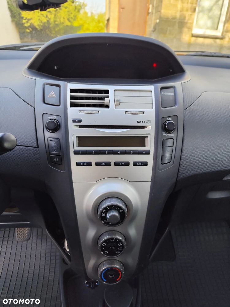 Toyota Yaris - 6
