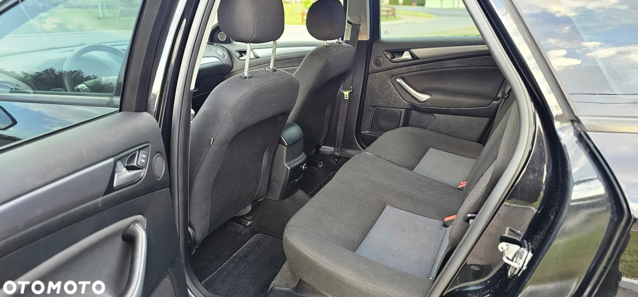 Ford Mondeo 1.6 TDCi Ambiente - 17