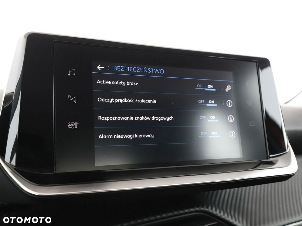 Peugeot 2008 PureTech 100 Allure S&S BVM6 - 24