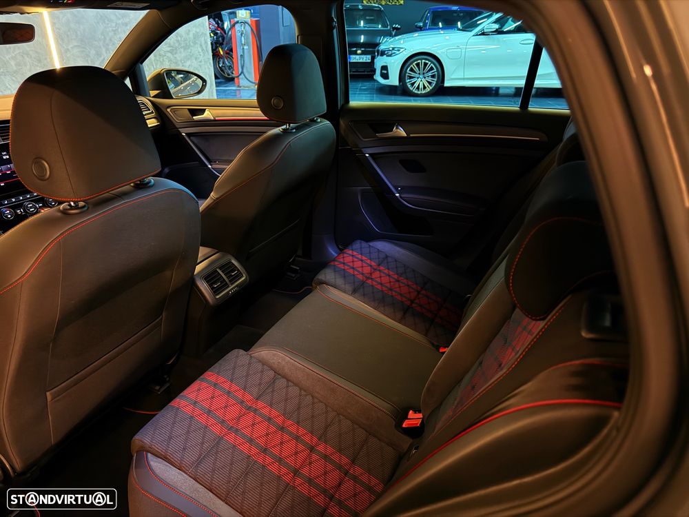 VW Golf GTI TCR 2.0 TSI OPF DSG - 19