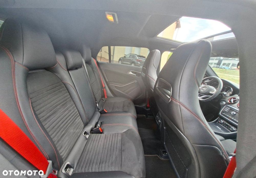 Mercedes-Benz CLA - 22