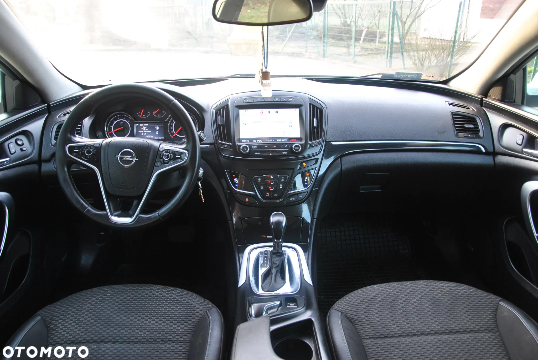 Opel Insignia - 12