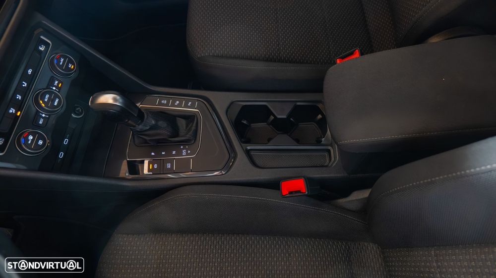 VW Tiguan Allspace 2.0 TDI Confortline DSG - 24