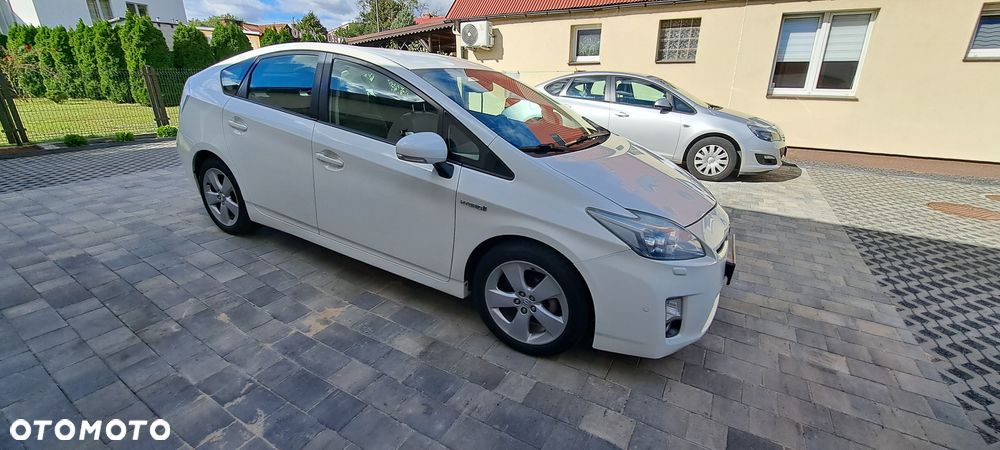 Toyota Prius (Hybrid) - 15
