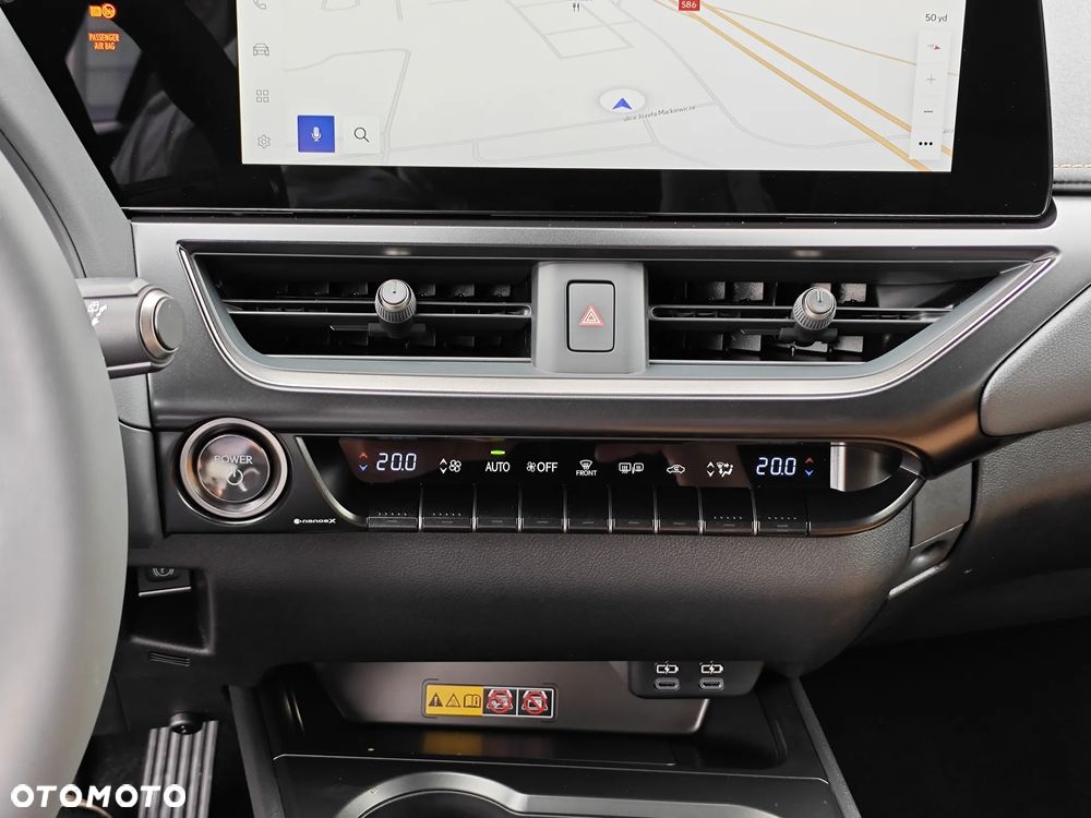 Lexus UX 300h F Sport Design AWD - 21