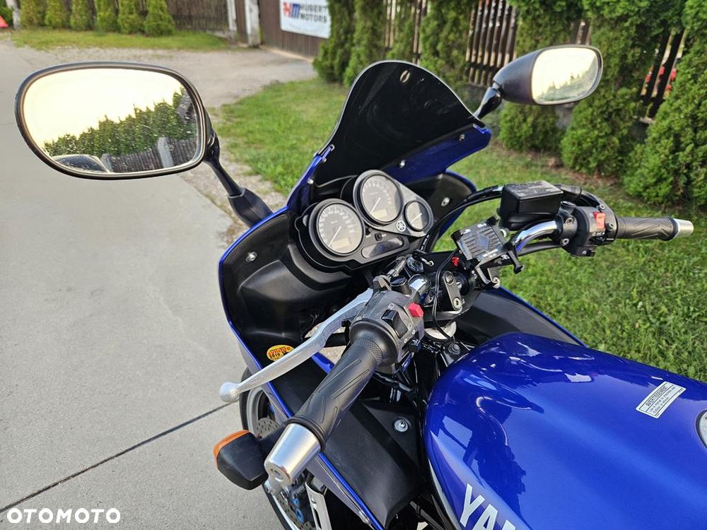 Yamaha FZS - 18