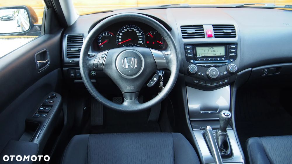 Honda Accord 2.0 Comfort - 27