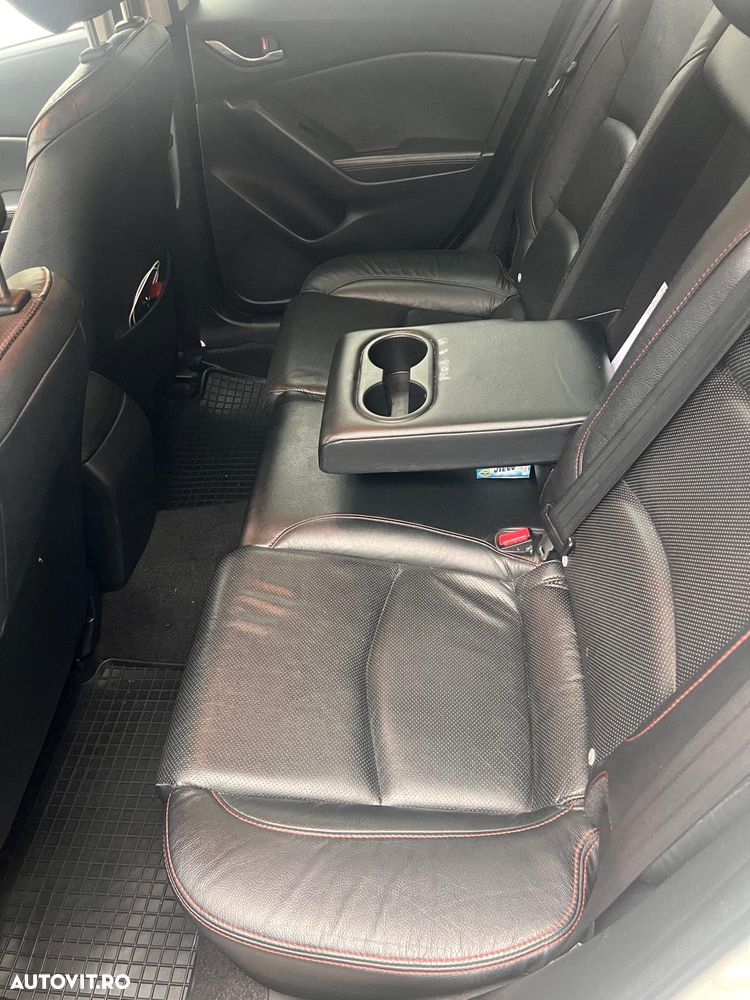 Mazda 3 - 8