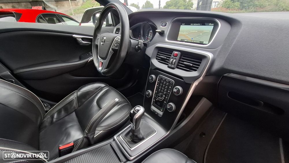 Volvo V40 2.0 D2 R-Design - 31