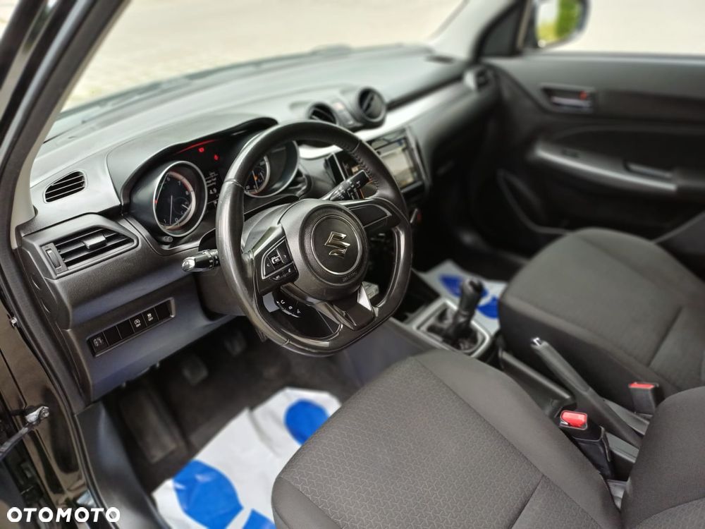 Suzuki Swift 1.2 Premium Plus - 5