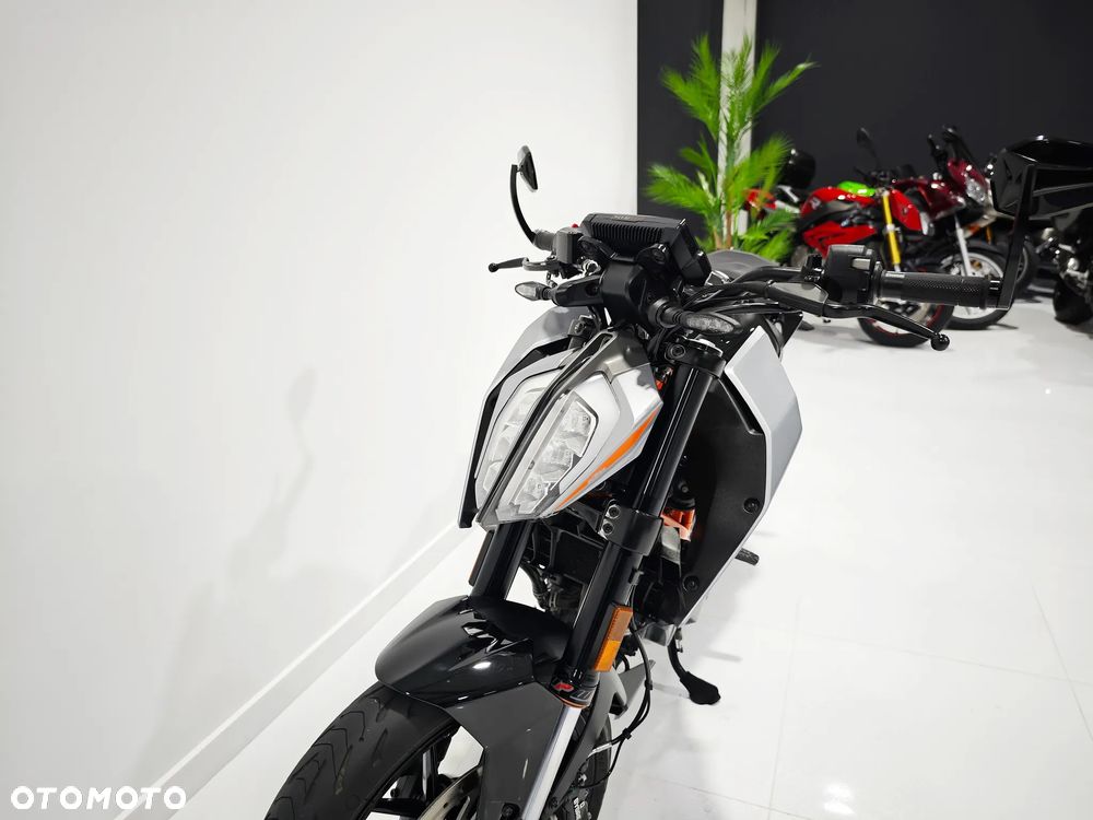 KTM Duke - 13