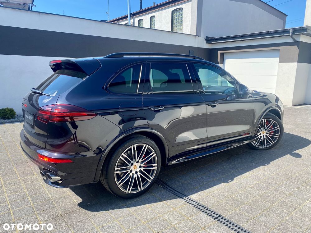 Porsche Cayenne GTS - 15