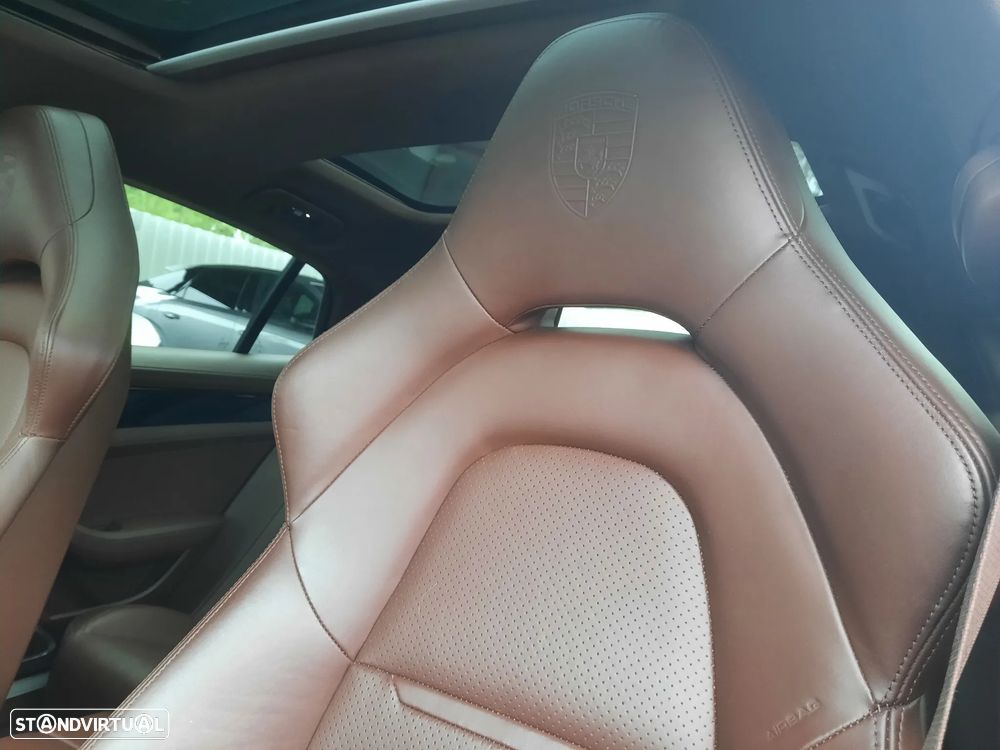 Porsche Panamera 4 E-Hybrid - 32