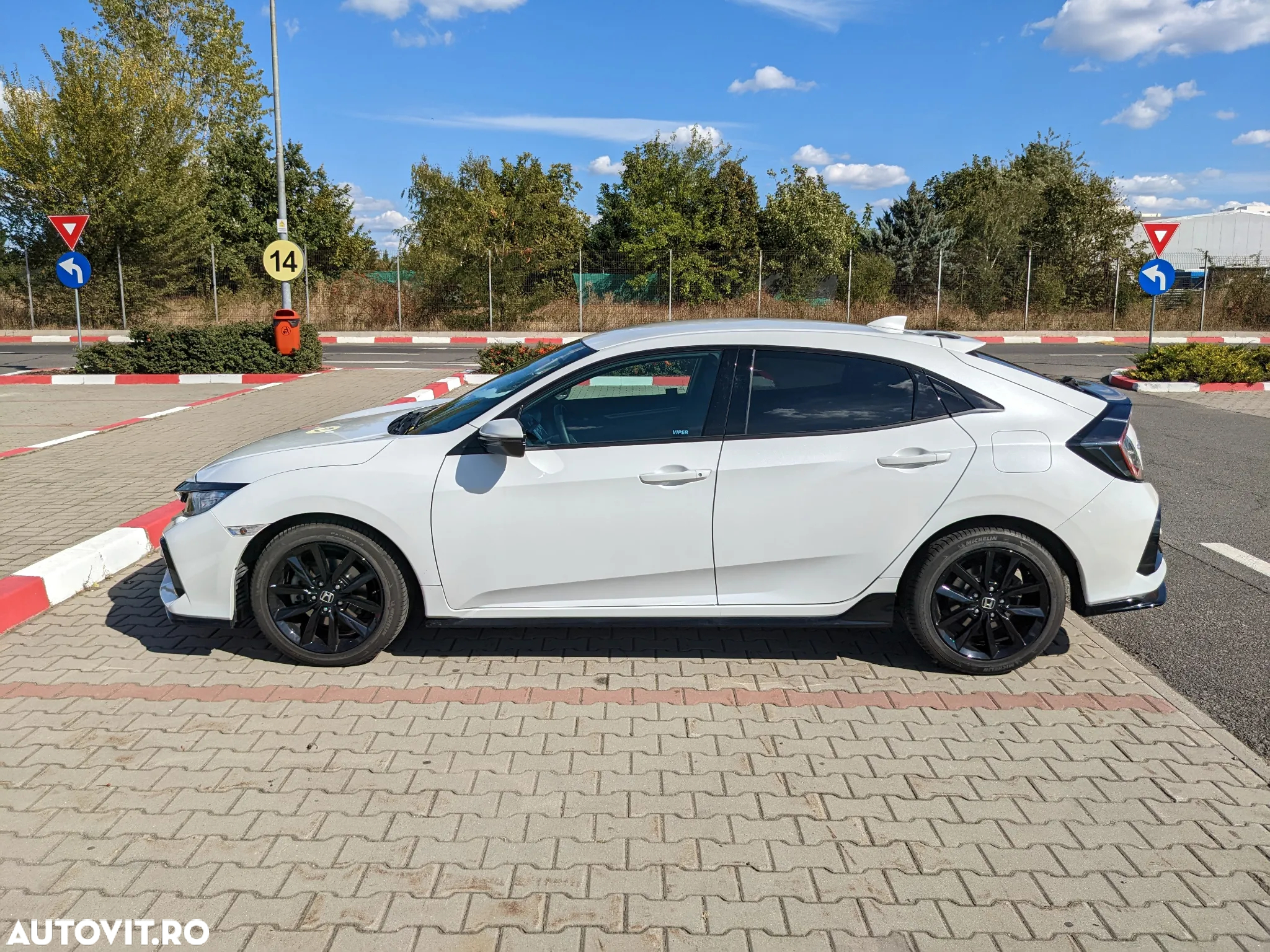 Honda Civic 1.5 VTEC Turbo CVT Sport - 3