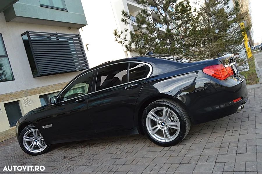 BMW Seria 7 730d - 29