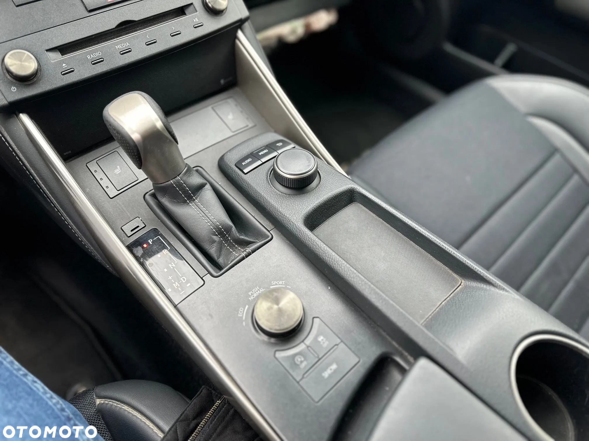 Lexus IS - 15