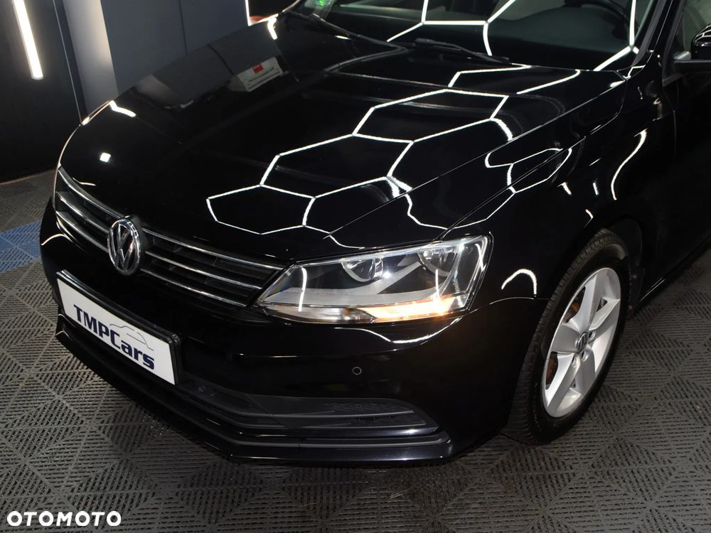 Volkswagen Jetta - 12