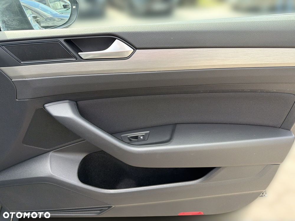 Volkswagen Passat 2.0 TDI SCR Trendline - 39