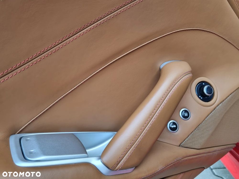 Ferrari California T - 20