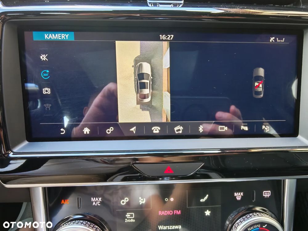 Jaguar XE 2.0 D180 AWD R-Dynamic SE - 26