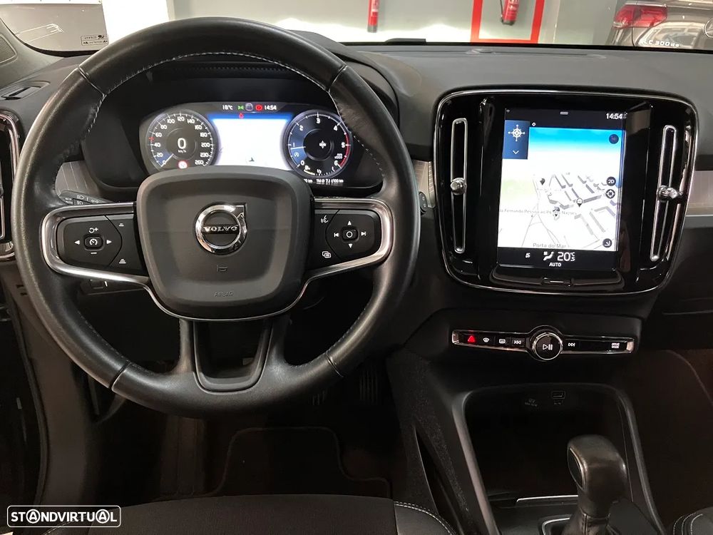Volvo XC 40 2.0 D3 Momentum Plus - 34
