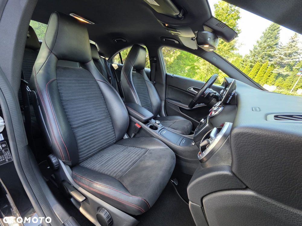 Mercedes-Benz CLA 200 7G-DCT AMG Line - 11