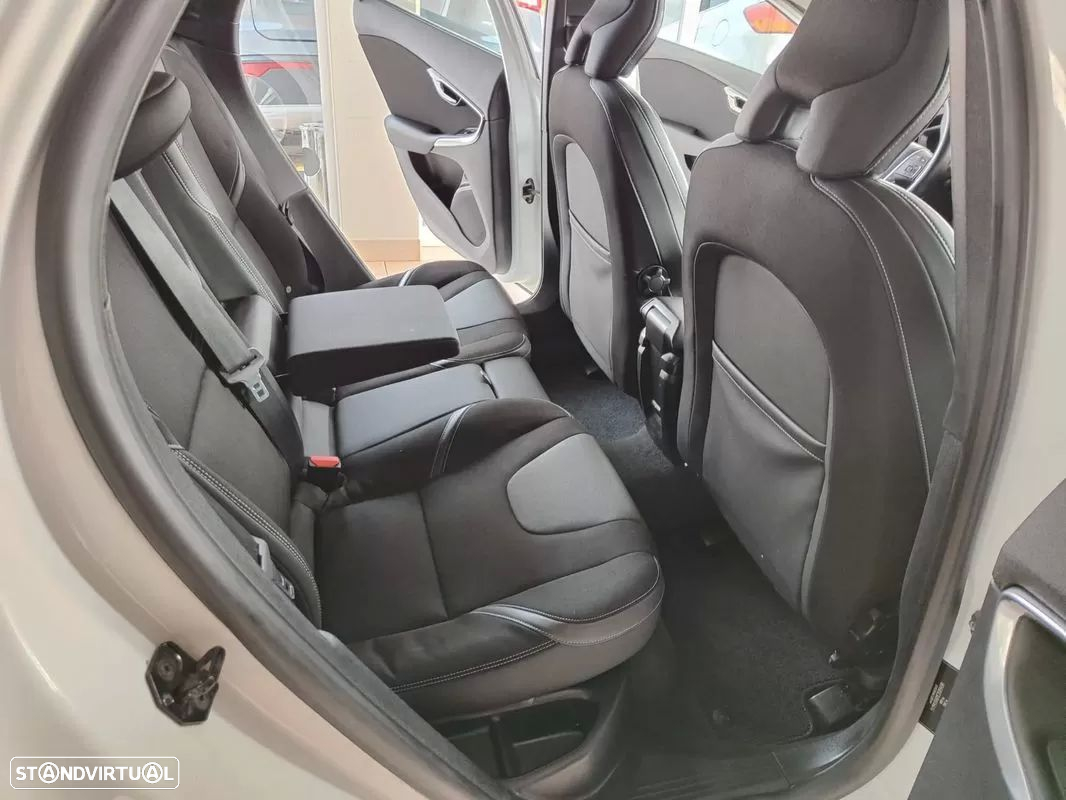 Volvo V40 1.6 D2 Momentum - 14