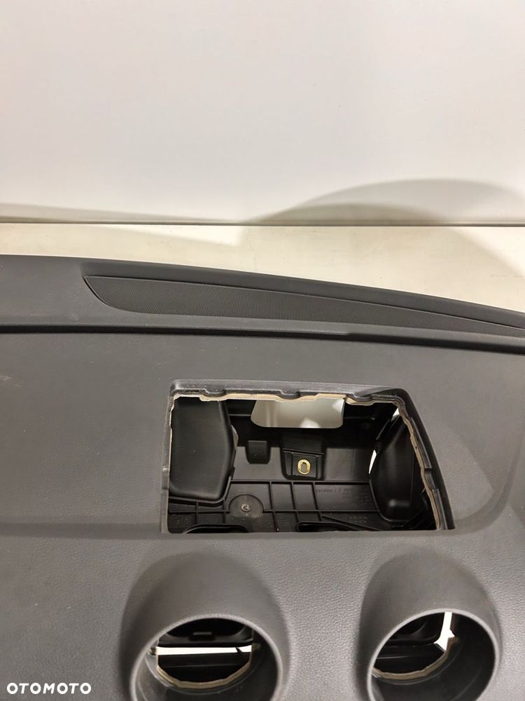 DESKA ROZDZIELCZA KONSOLA KOKPIT ANGLIK UK CZARNA AUDI A3 8V 8V2 858 041 - 2