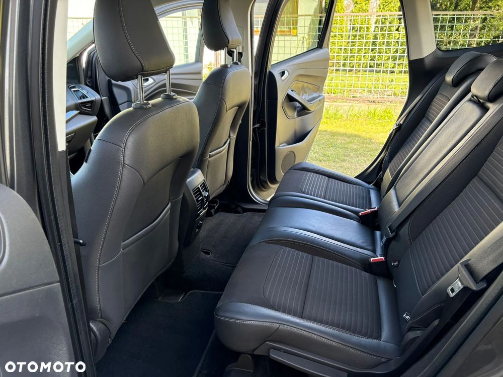 Ford Kuga 2.0 TDCi 2x4 Titanium - 14