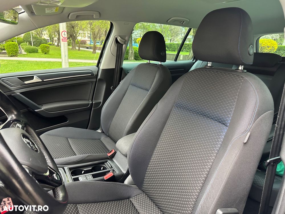 Volkswagen Golf - 16