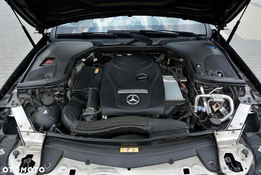 Mercedes-Benz Klasa E 250 9G-TRONIC - 14