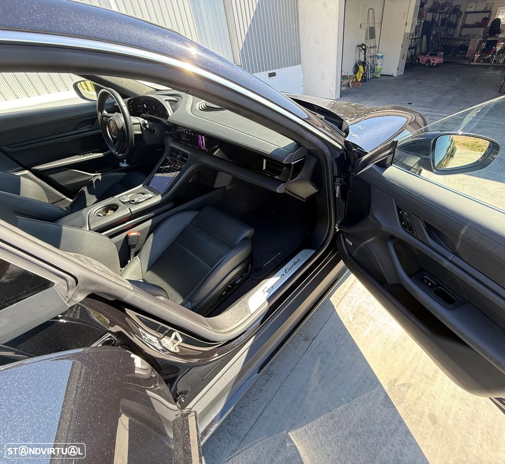 Porsche Taycan Turbo - 11