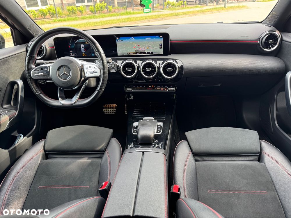 Mercedes-Benz Klasa A 180 d AMG Line 7G-DCT - 12