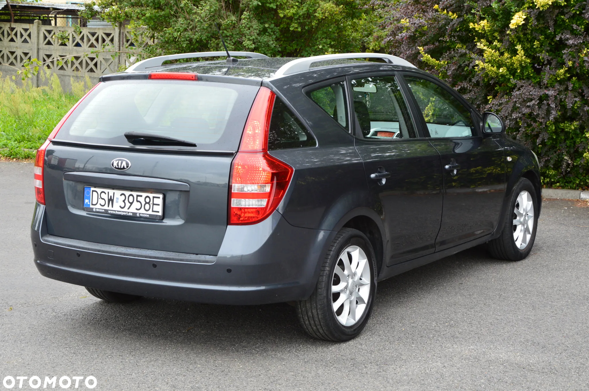 Kia Ceed Cee'd 2.0 crdi Comfort + - 17