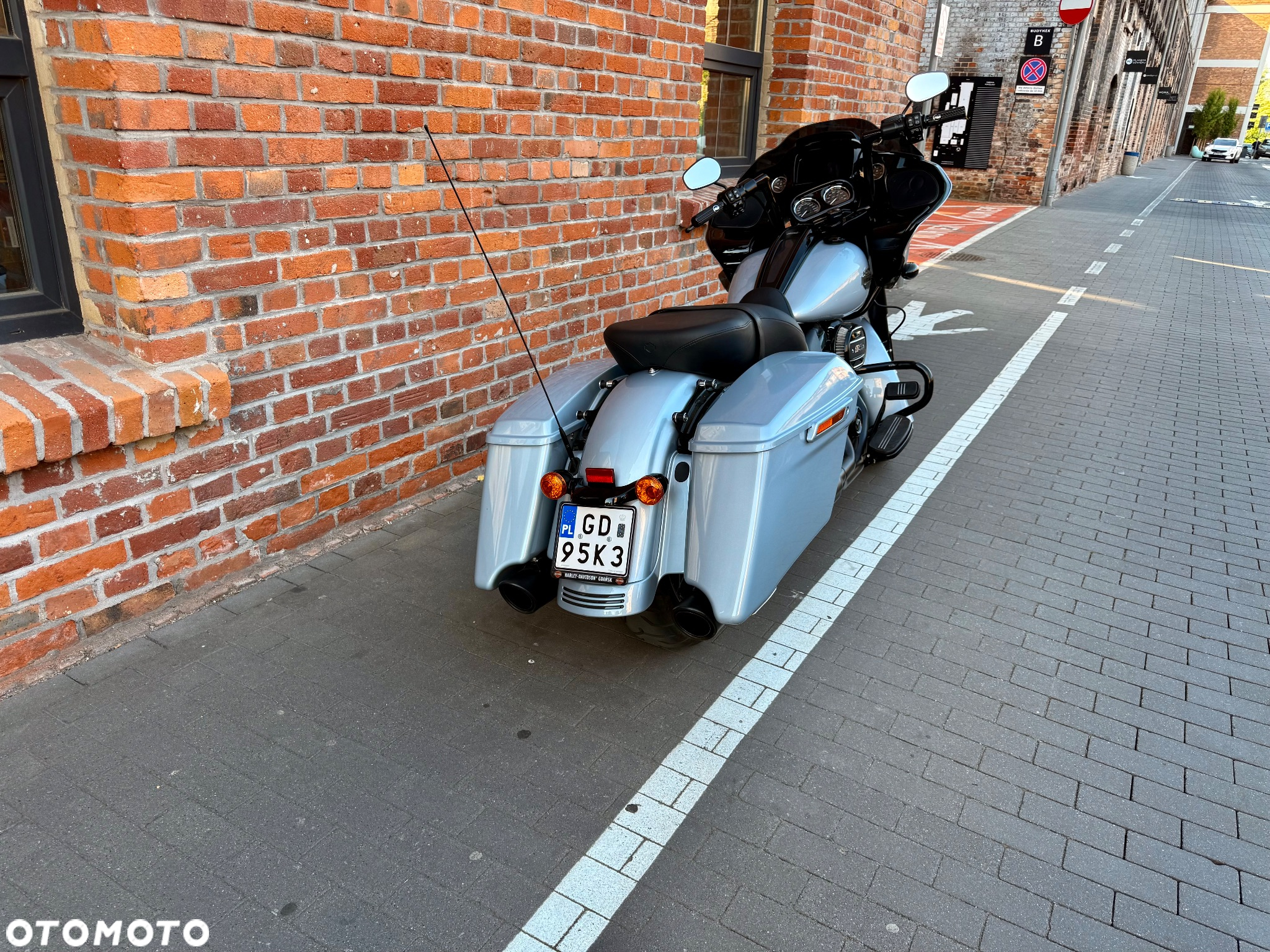Harley-Davidson Touring Road Glide - 13