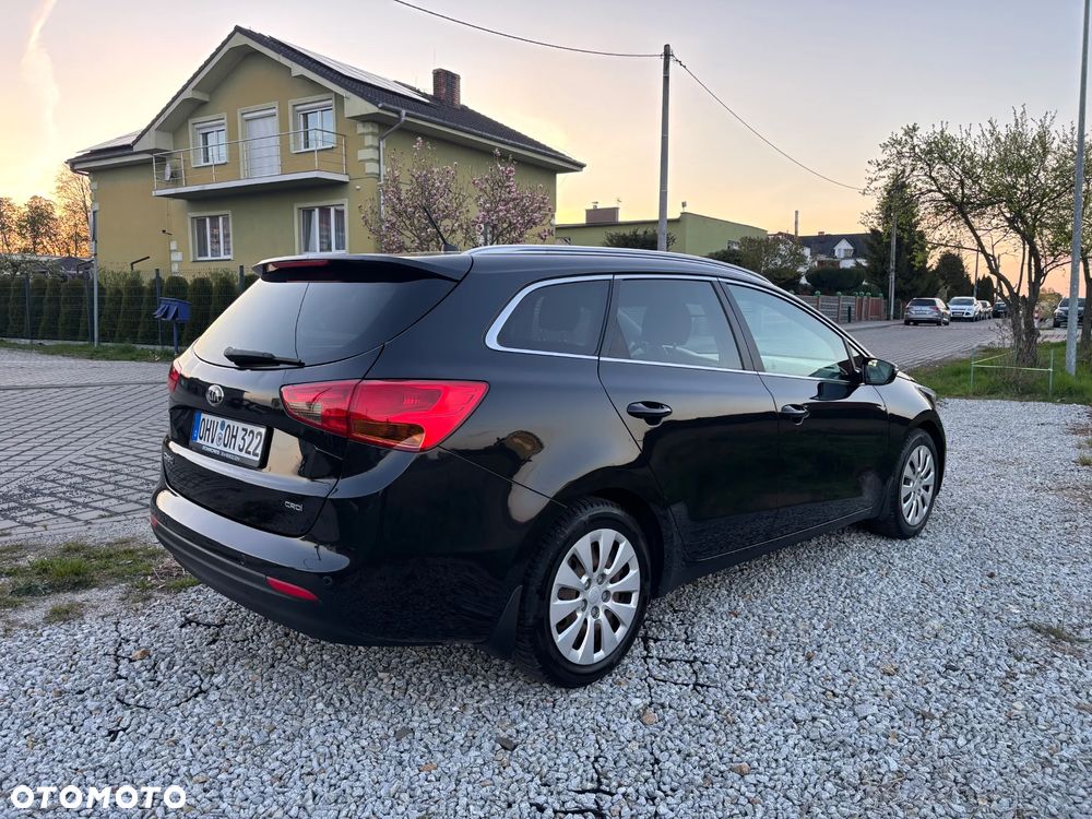 Kia Ceed 1.6 CRDi 128 Dream Team Edition - 17