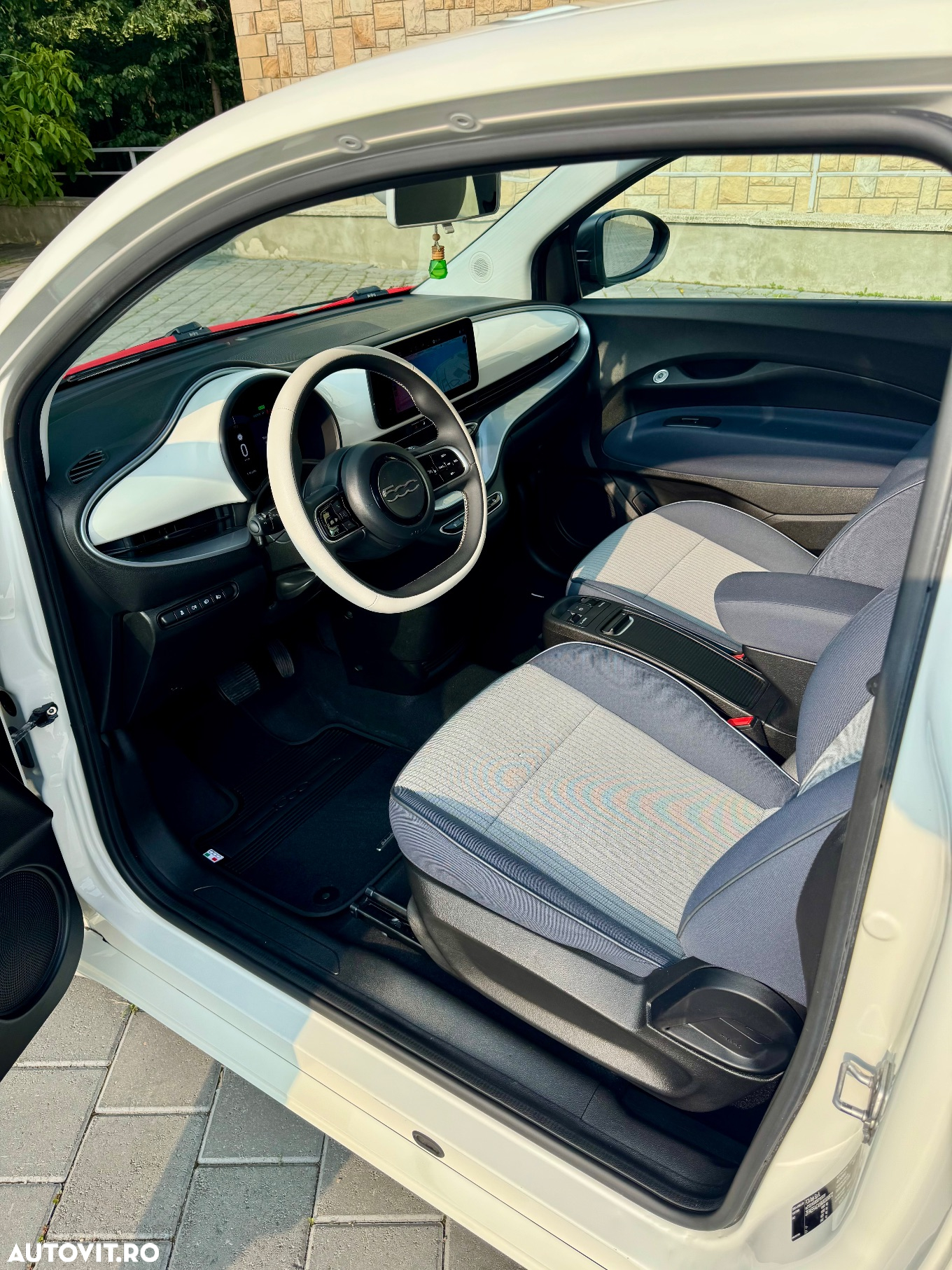 Fiat 500 500e by Bocelli - 36