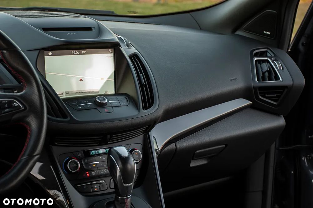 Ford Kuga 2.0 TDCi 4x4 ST-Line - 31