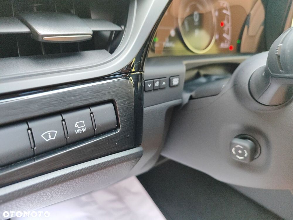 Lexus ES 300h Omotenashi - 27