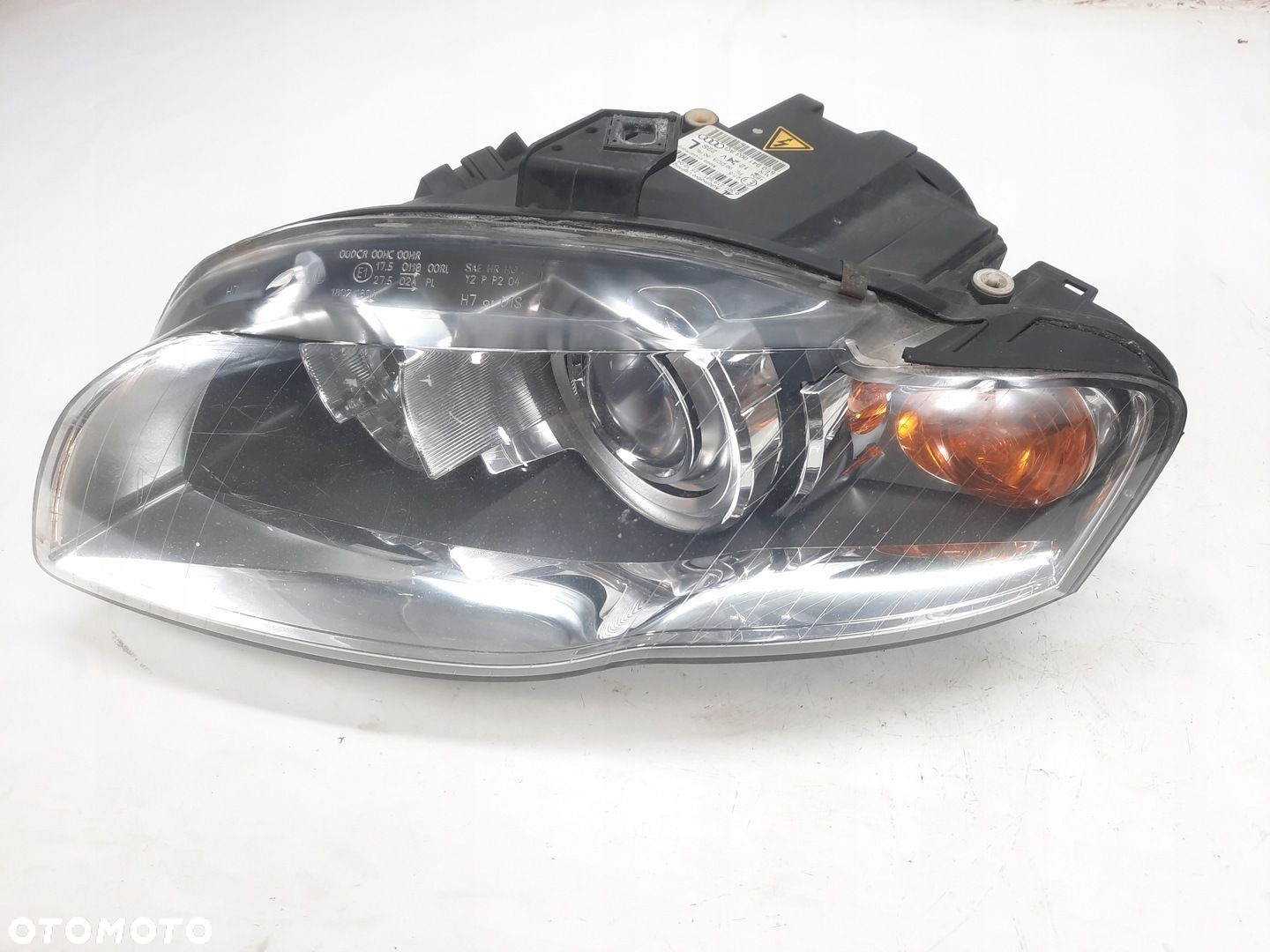 LAMPA LEWY PRZÓD LEWA PRZEDNIA AUDI A4 B7 XENON UK - 2