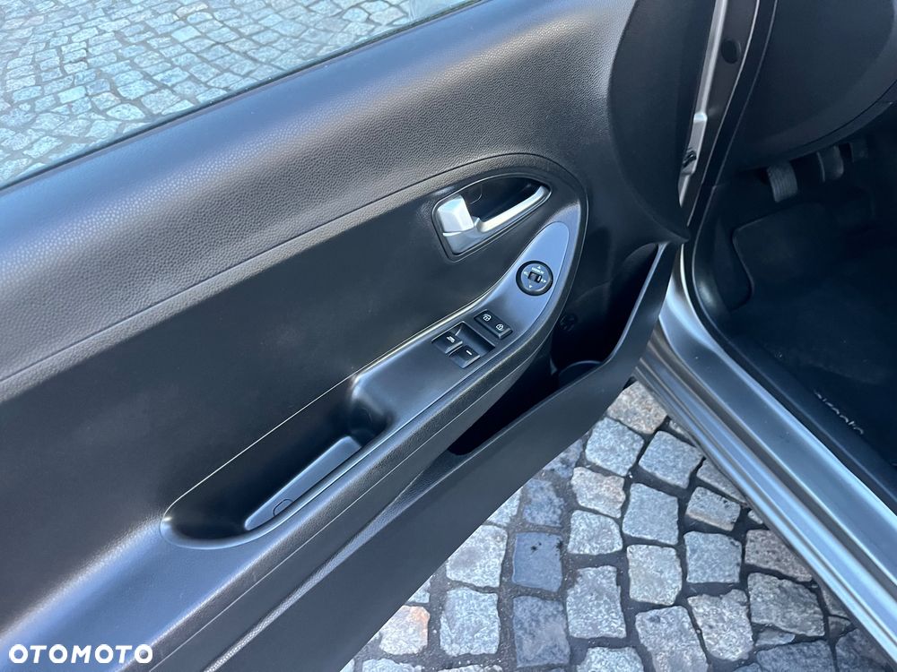 Kia Picanto 1.0 L - 24