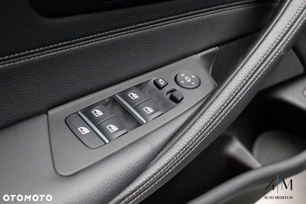BMW Seria 5 540i xDrive - 27