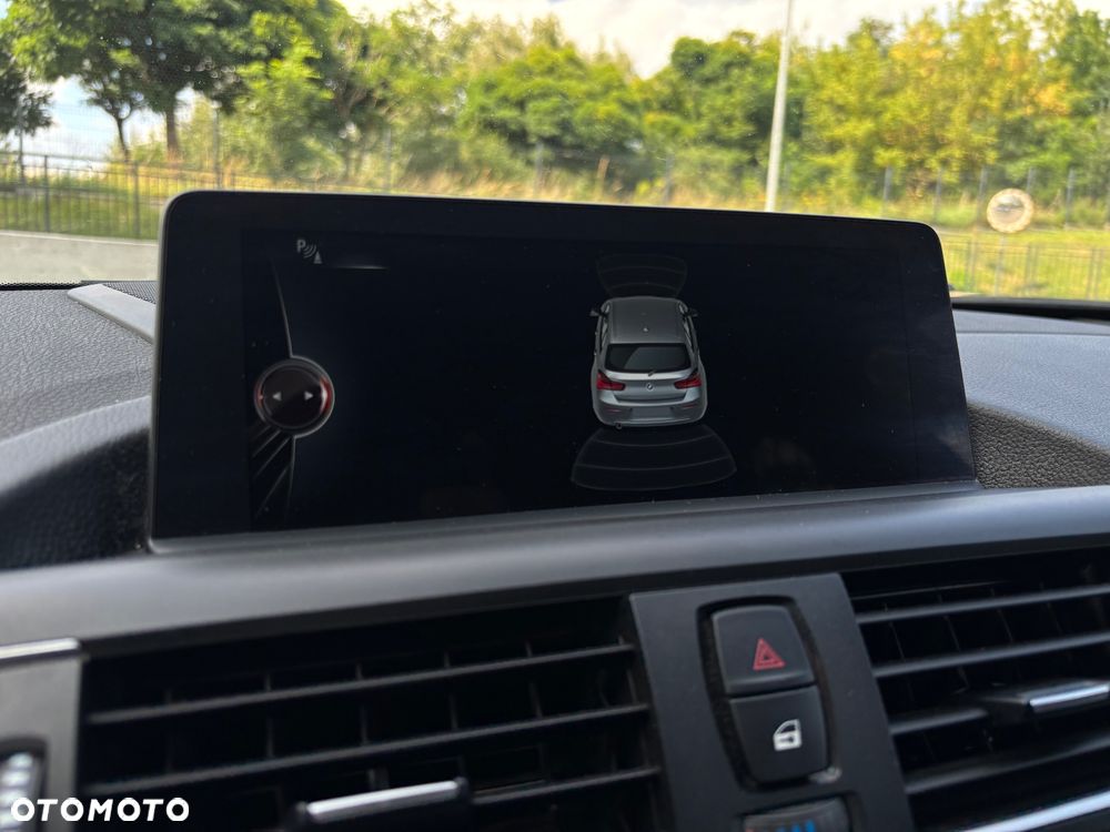 BMW Seria 1 120d xDrive M Sport Shadow sport - 28