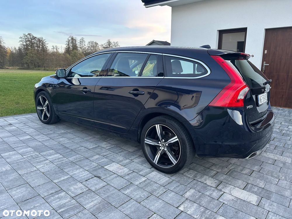 Volvo V60 D6 AWD Plug-in Hybrid Summum - 12
