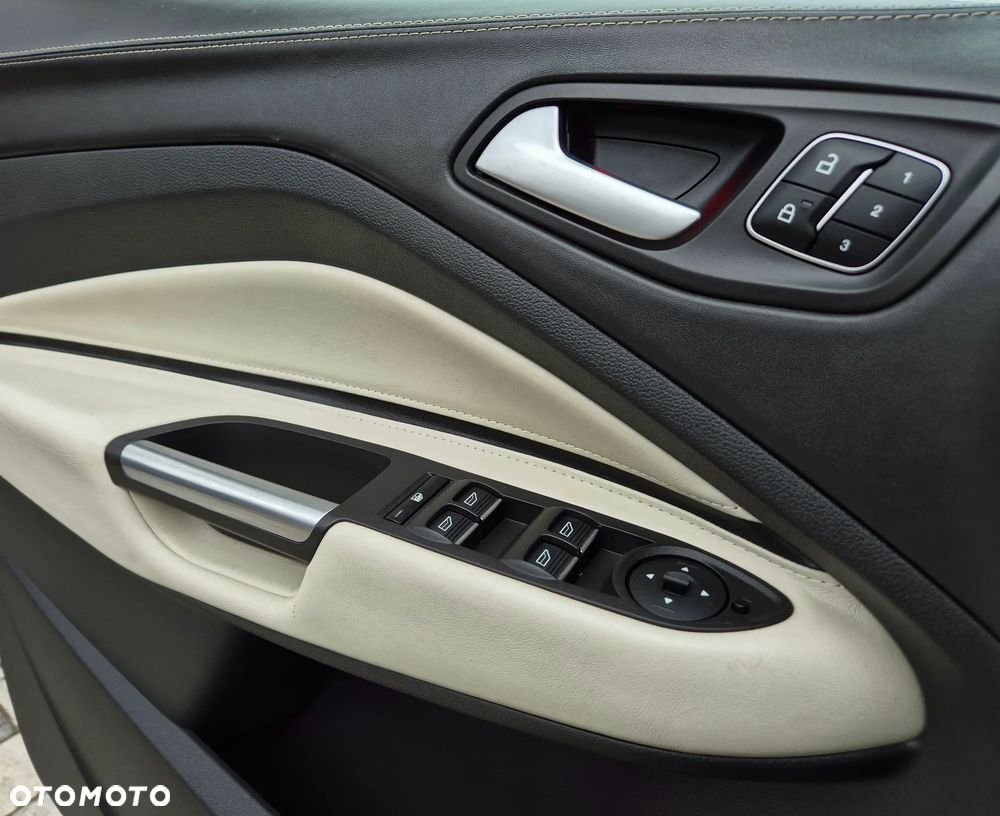 Ford Kuga 2.0 TDCi 4x4 Vignale - 22