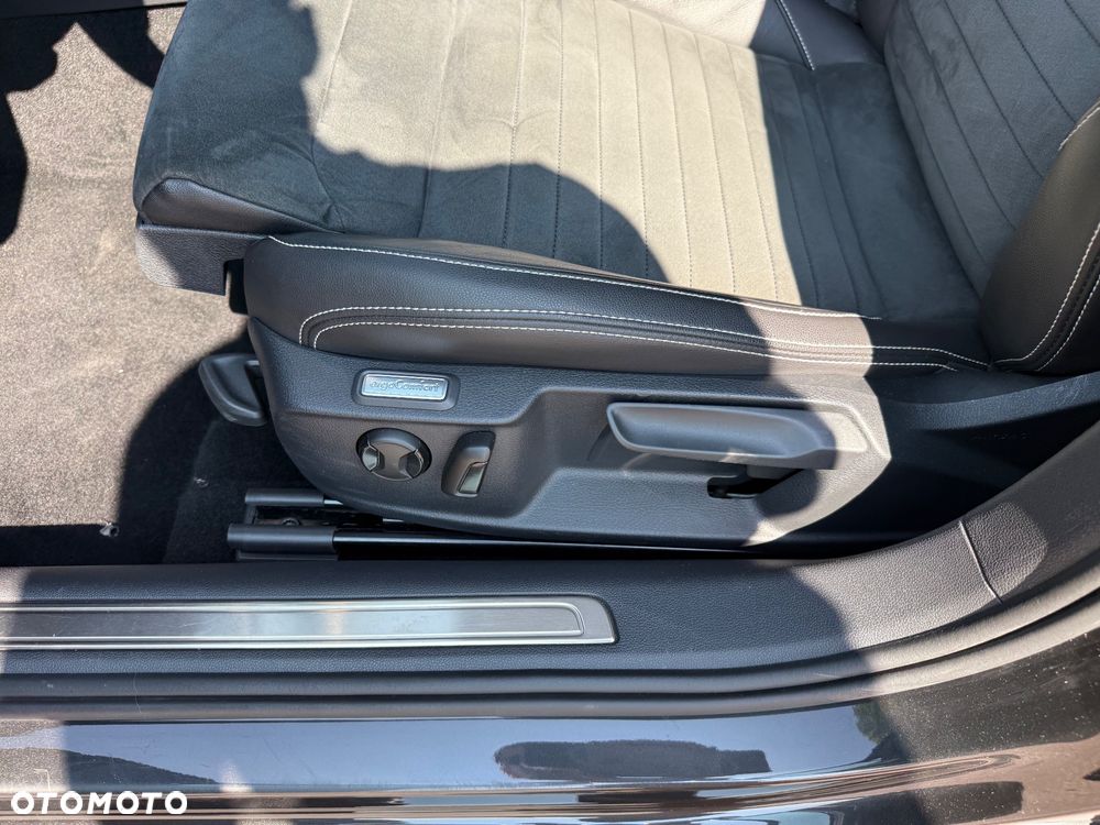 Volkswagen Passat 2.0 TDI SCR Highline DSG - 16