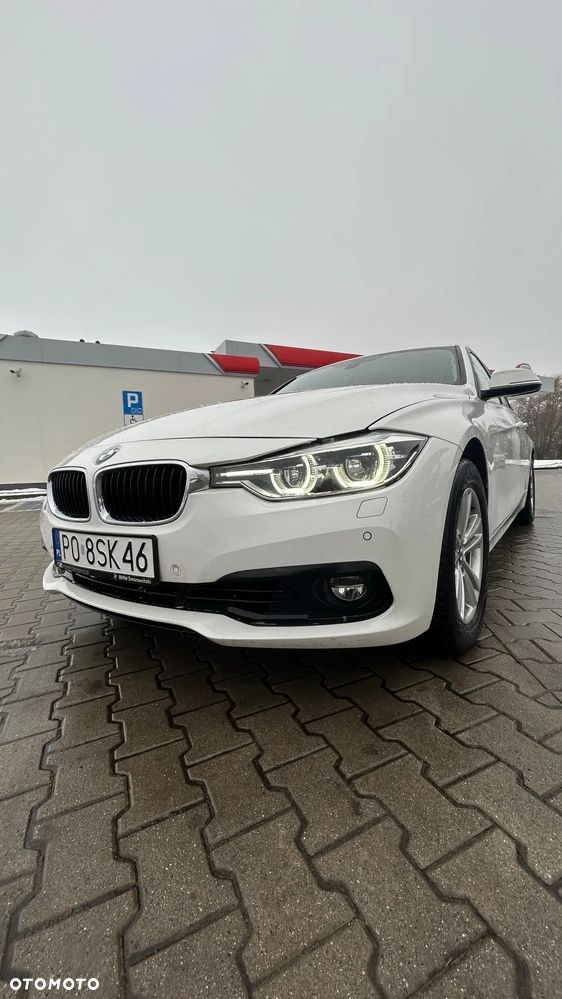BMW Seria 3 318i - 8