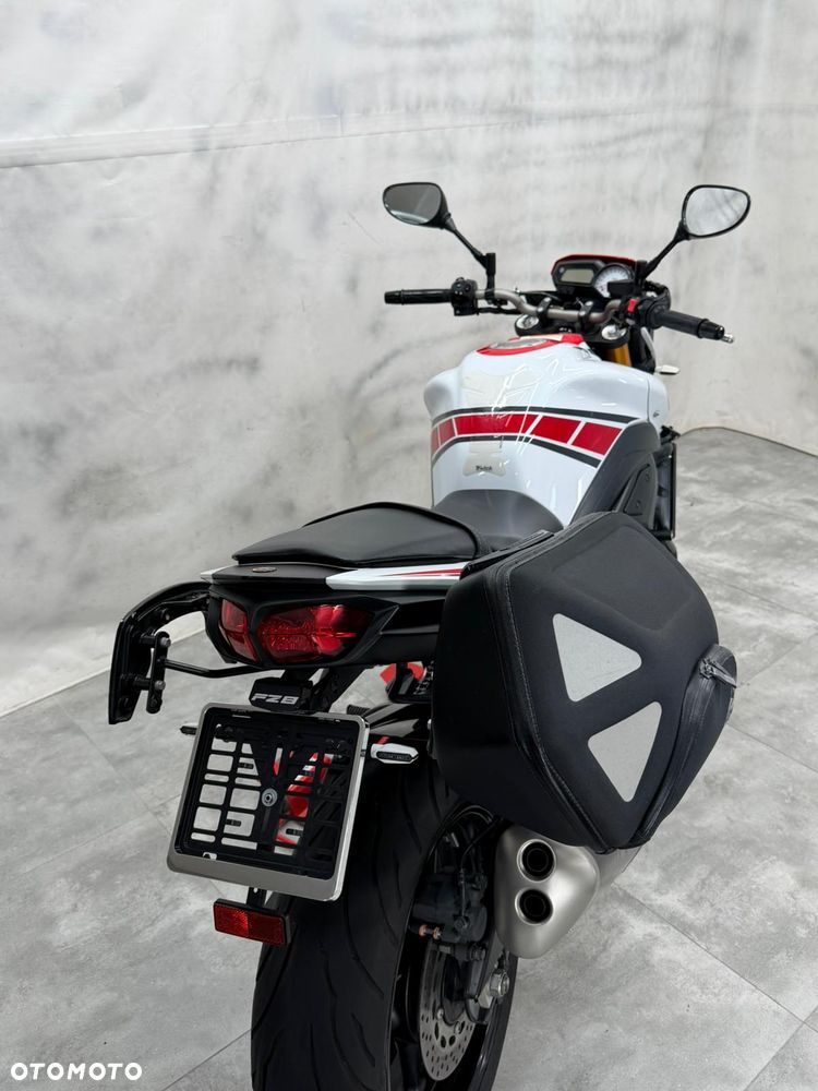 Yamaha FZ8 - 17