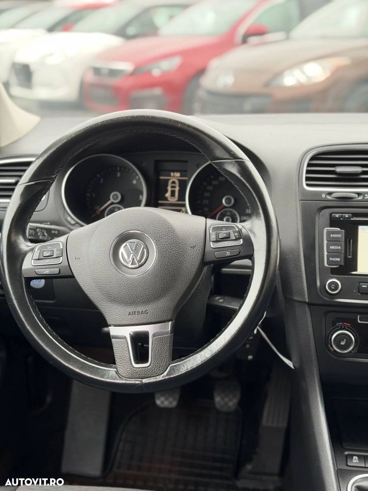 Volkswagen Golf - 27