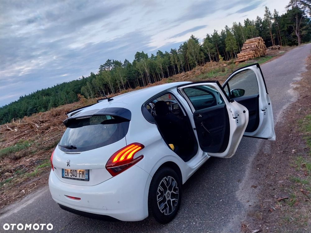 Peugeot 208 - 7